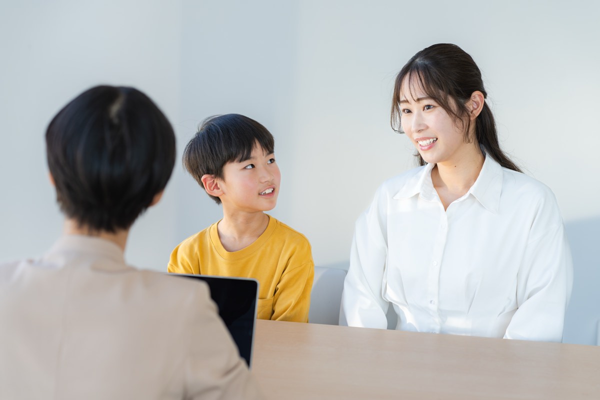 手紙屋 蛍雪篇の要約。進路の面談を受ける親子と先生