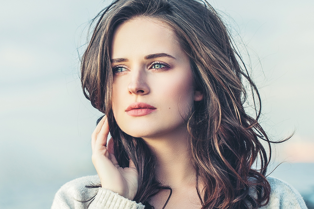 Photoshop APIで明るさと色を整えた人物写真