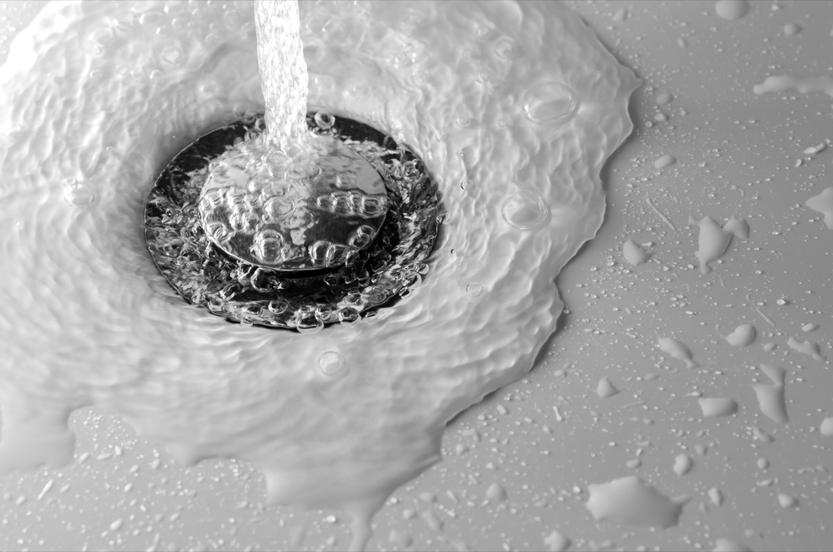 「トイレ掃除で臨時収入」は本当か|1年続けて10万円入った。でも原因は掃除ではなかった【図解8点】 トイレ掃除で臨時収入の検証中に家全体へ広がった洗面所の排水口